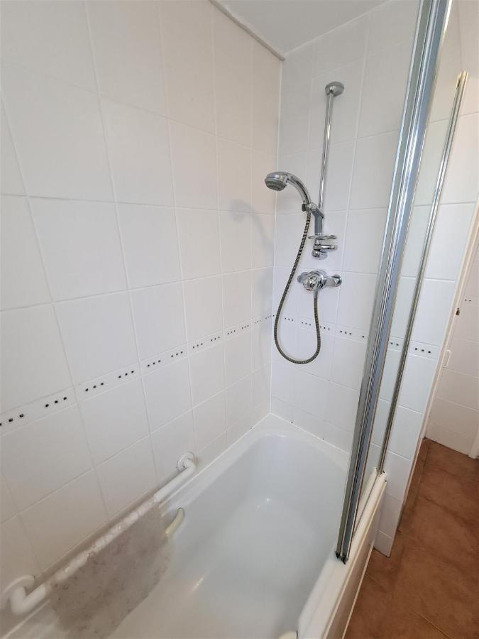3 Bedroom Apartment Coventry - Hosted By Coventry Accommodation Zewnętrze zdjęcie