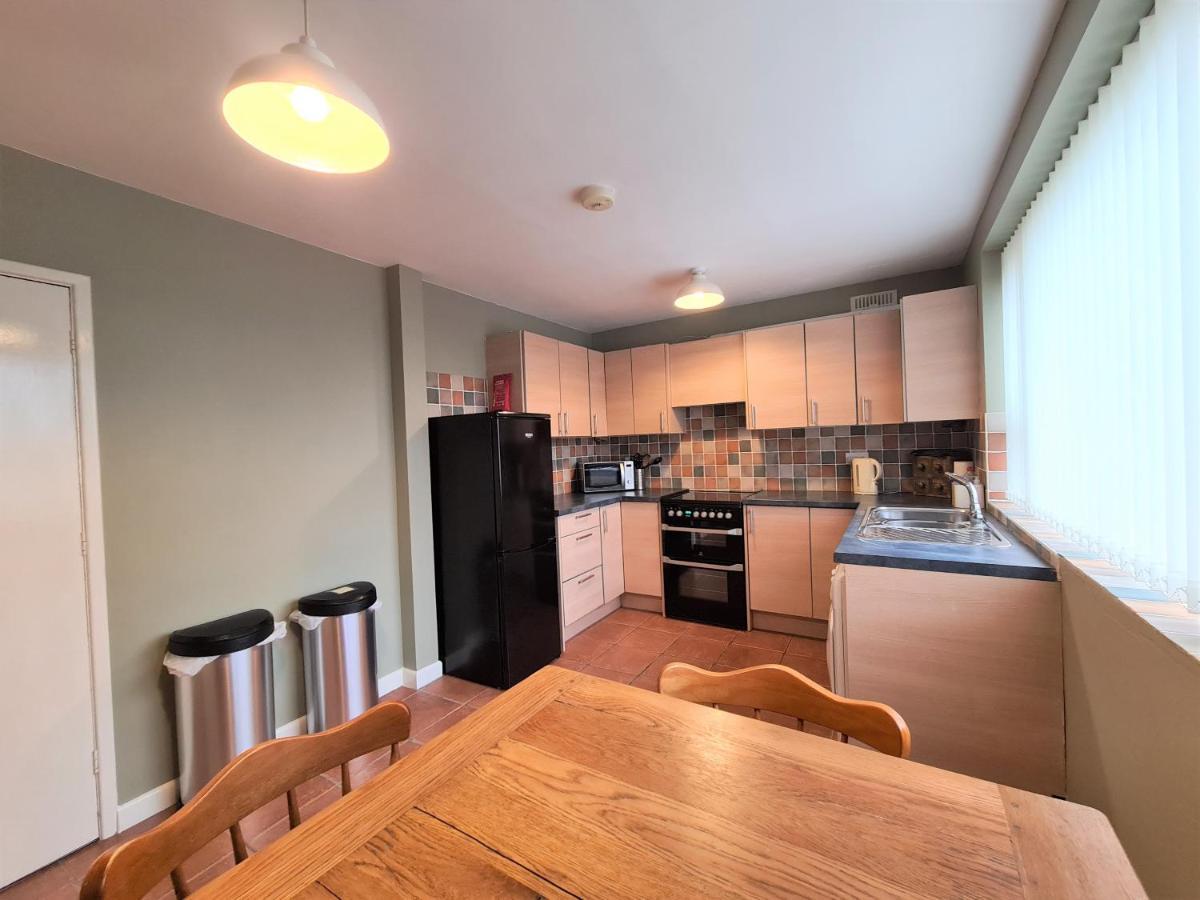 3 Bedroom Apartment Coventry - Hosted By Coventry Accommodation Zewnętrze zdjęcie