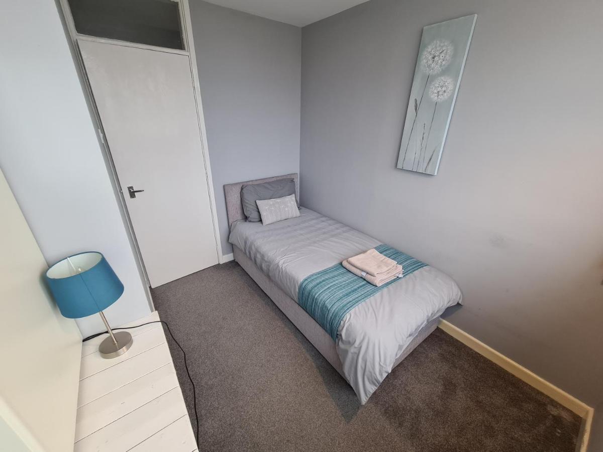 3 Bedroom Apartment Coventry - Hosted By Coventry Accommodation Zewnętrze zdjęcie
