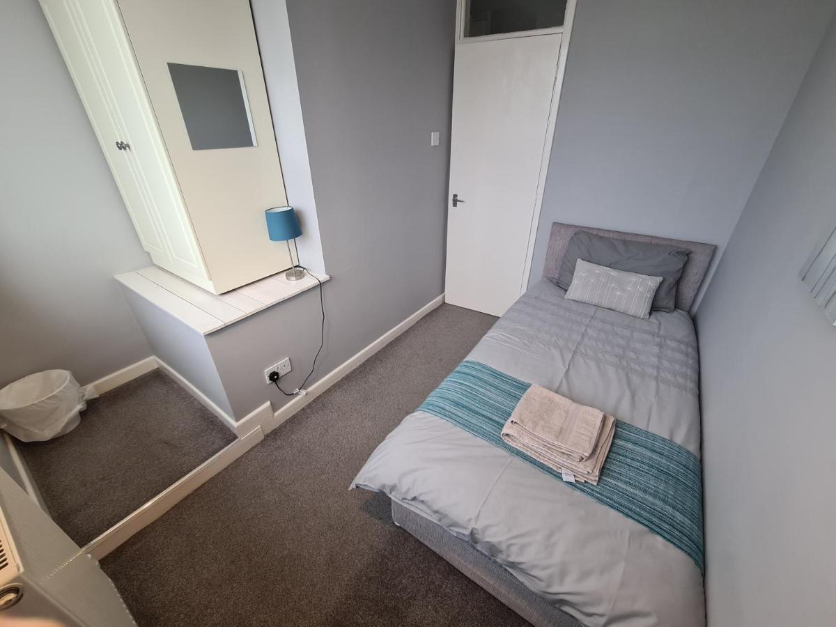 3 Bedroom Apartment Coventry - Hosted By Coventry Accommodation Zewnętrze zdjęcie